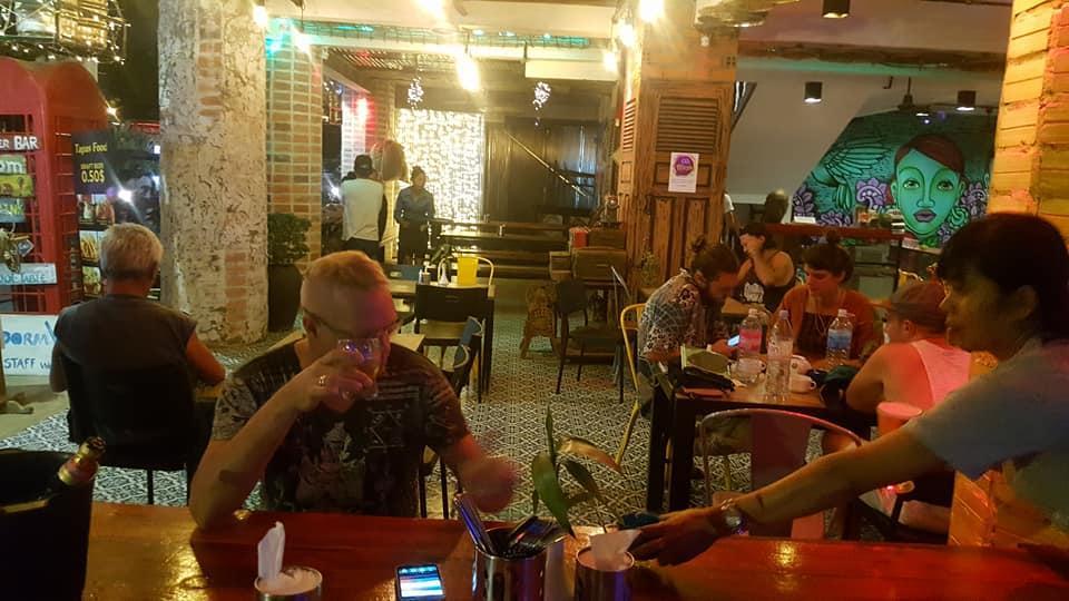 Route 66 Music Restaurant & Hostel Сиемрип Экстерьер фото