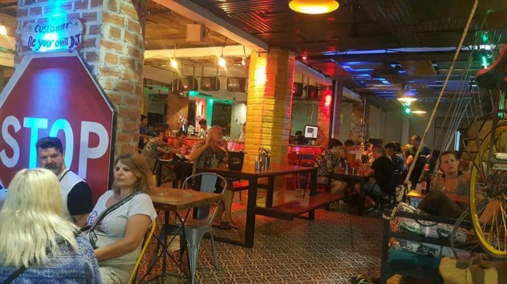 Route 66 Music Restaurant & Hostel Сиемрип Экстерьер фото