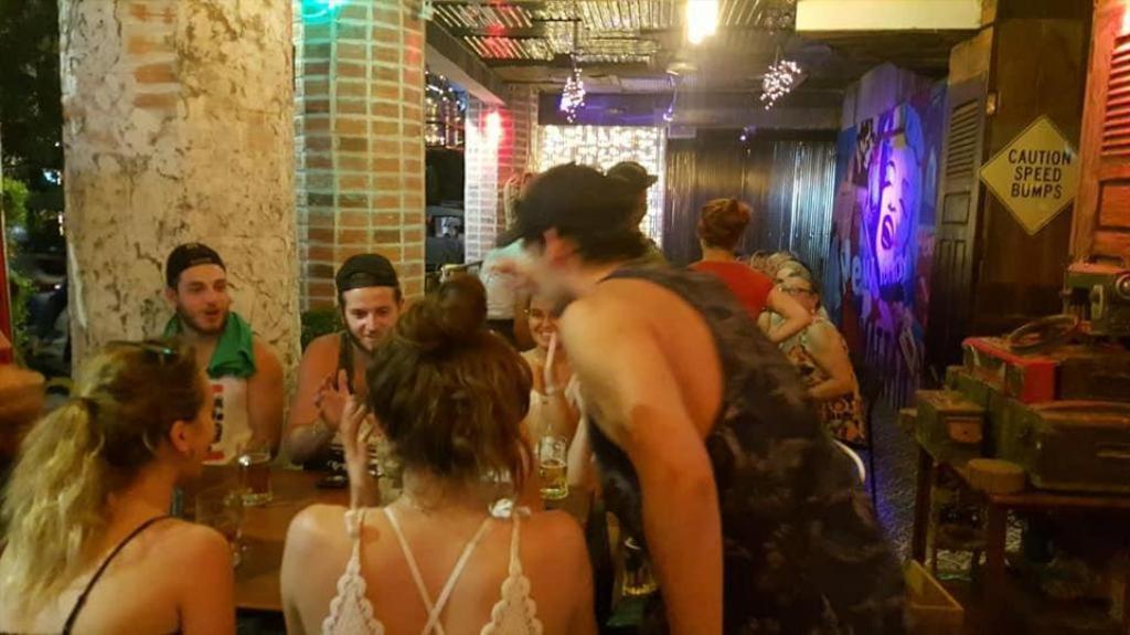 Route 66 Music Restaurant & Hostel Сиемрип Экстерьер фото